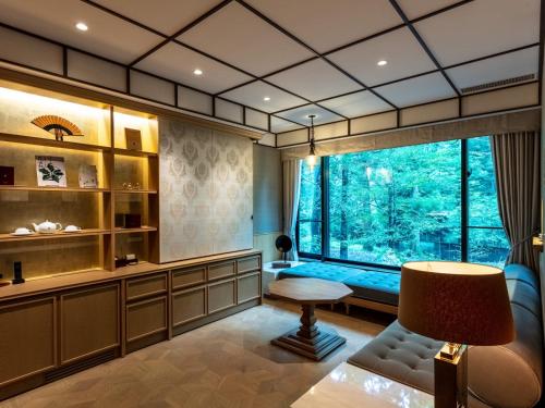 Stylish Suite King with Hot Spring Bath