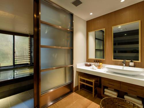 Premium Suite Twin with Hot Spring Bath