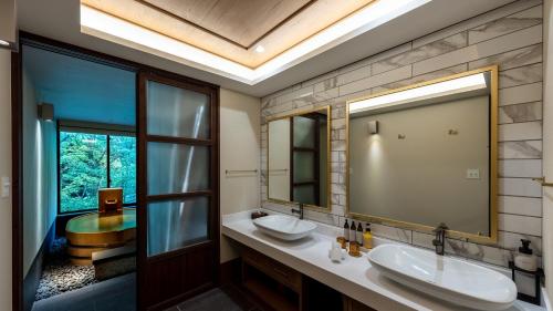 Fufu Luxury Premium Suite with Hot Spring Bath