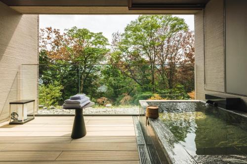 West Wing-Twin Room with Open-Air Bath Western Style / Japanses Dinner Entry 17:00～18:00