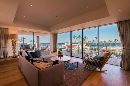 Suite Room with Balcony - Upper Floor