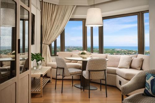 Coastal View Corner Studio King