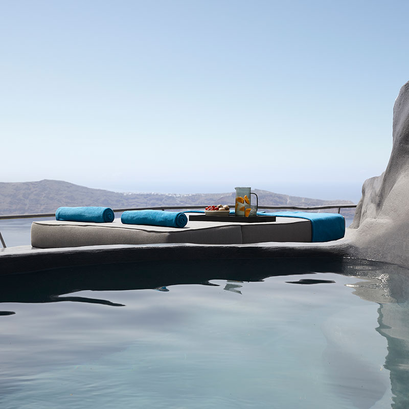 Junior Suite Sunset View Heated CavePool