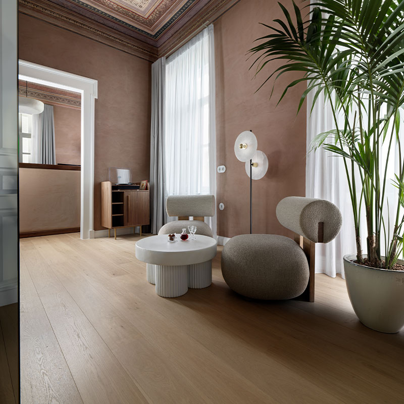Acanthus Suite with Balcony