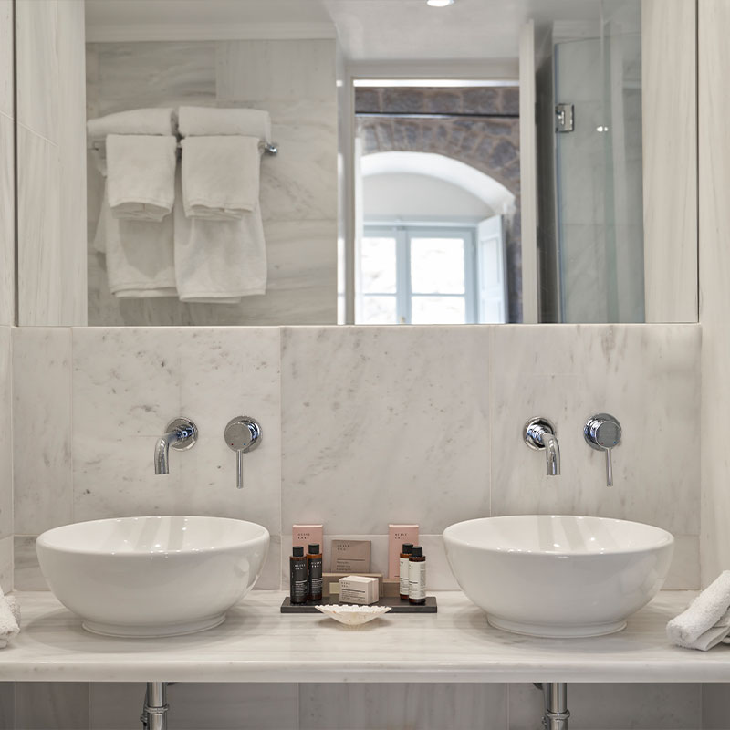 Cove Suite