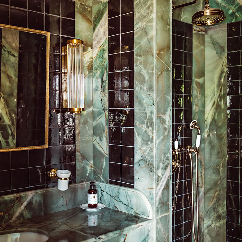 Suite Sapphire