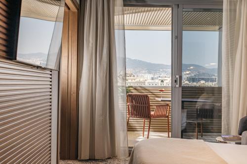 One-Bedroom Twin Suite with Sofa Bed and Balcony