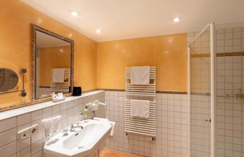 Double Room Premium on Ground Floor and Street Side - No Lake View