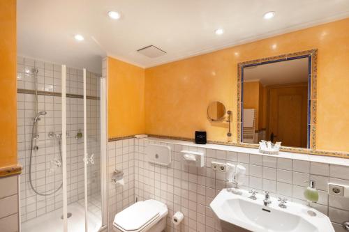 Double Room Premium on Ground Floor and Street Side - No Lake View