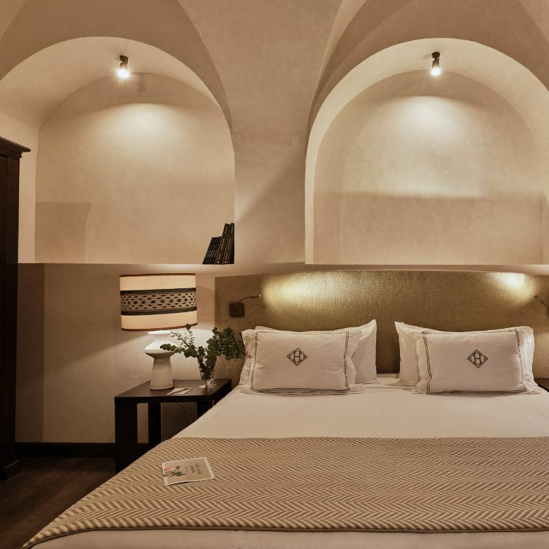 Deluxe Room - 1 King Bed