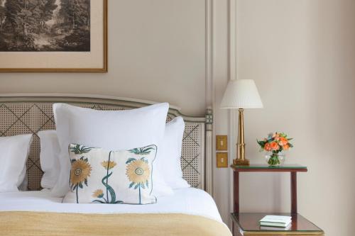 Deluxe Balcony Room