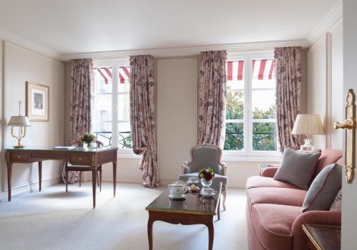 Deluxe Suite with Garden View