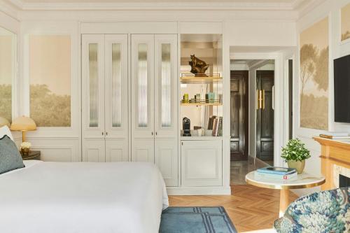 Palace Guest room with 1 King
