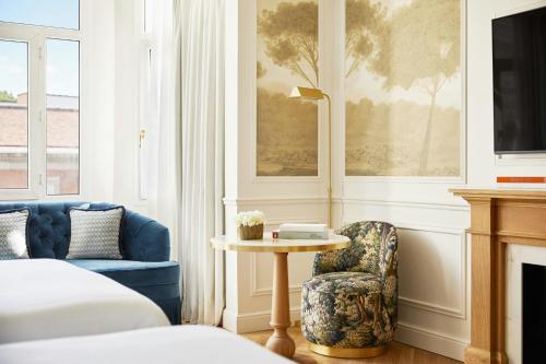 Palace Guest room with 2 Twins