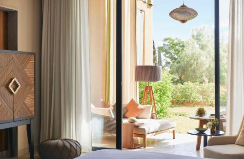 Park King Suite with Mountain View