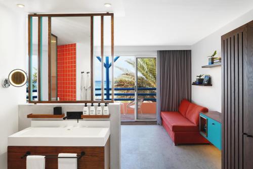 Pool Plus Room