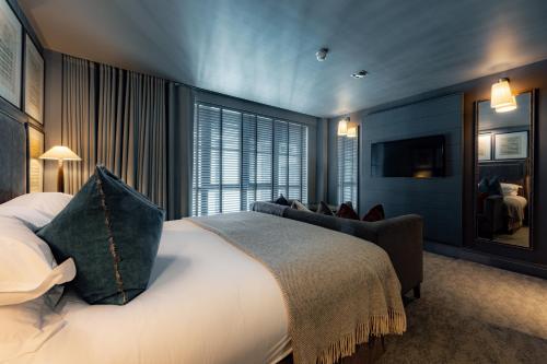 Superior King Room 