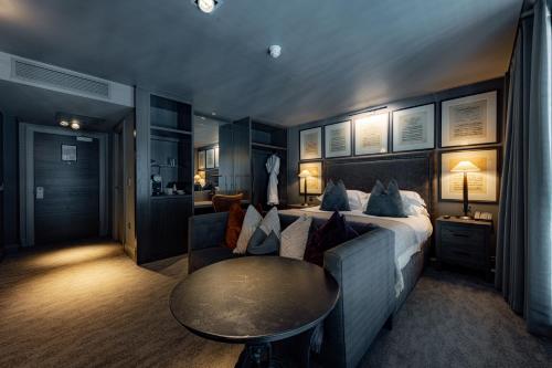 Superior King Room 
