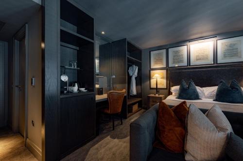 Superior King Room 
