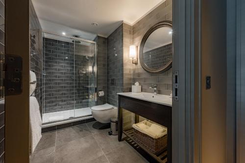 Superior King Room 