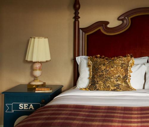 Deluxe Suite with Sea View