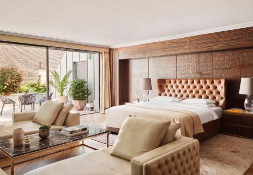 Royal Penthouse Suite