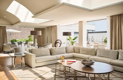 Royal Penthouse Suite