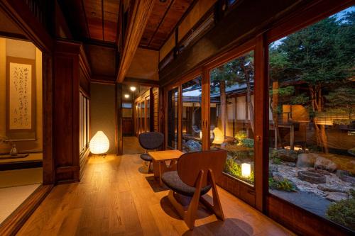 Suite with Garden View - Main Building - 105