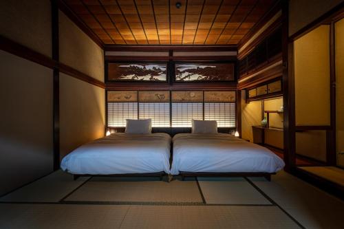 Suite with Garden View - Main Building - 105