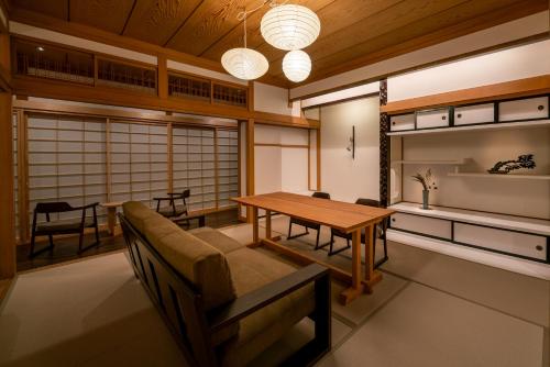 Suite with Mountain View - Annex Building - 113