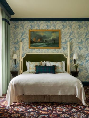 Deluxe Suite with Sea View