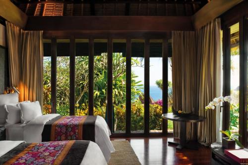 One-Bedroom Villa with Plunge Pool and Ocean View