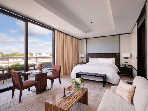 Grand Premier Terrace Room King