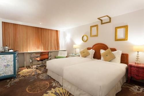 Deluxe King or Twin Room with Extra Bed