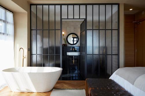 Deluxe Double Room with Bath