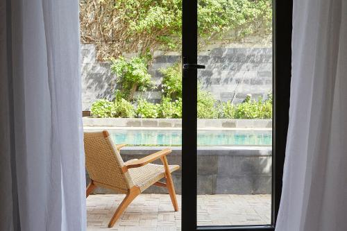 Suite with Pool View