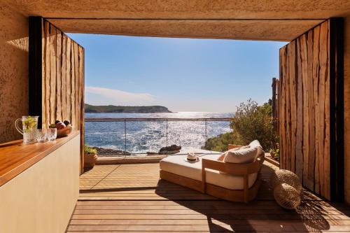 Sea View Cave Suite