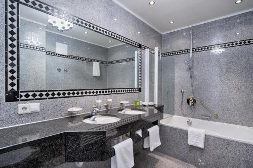 Deluxe Double Room Single Use