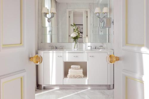French Riviera Suite