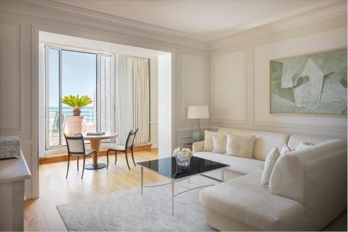 French Riviera Suite