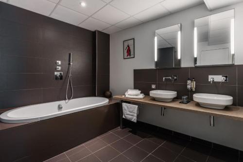 Large Suite