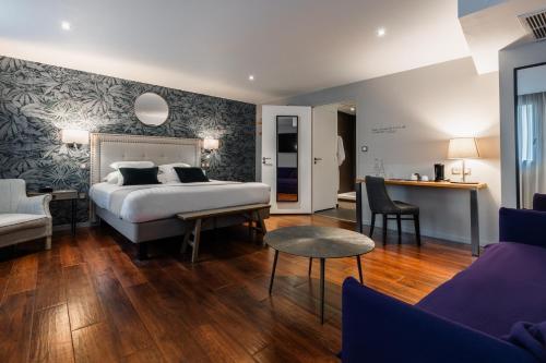 Large Suite