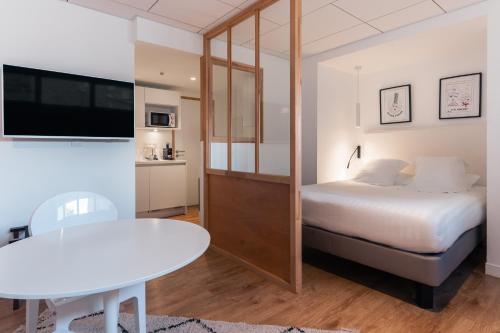 Studio Apartment