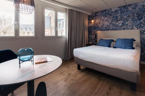 Deluxe Studio