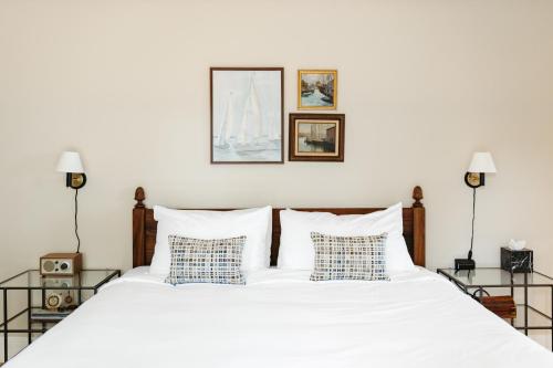 King Room with Balcony