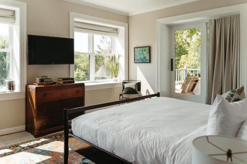 King Room with Balcony