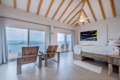 Penthouse Oceanfront Cabana