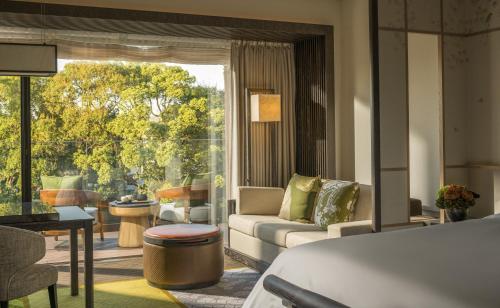 Four Seasons Heritage Garden Room King