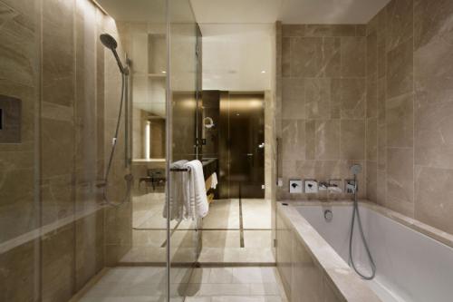One Bedroom Heritage Garden Suite King