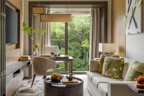 One Bedroom Heritage Garden Suite King